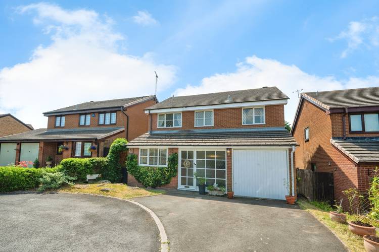4 bedroom detached house