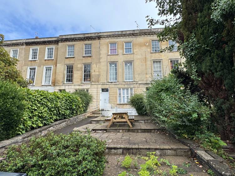 7 bedroom block of apartments