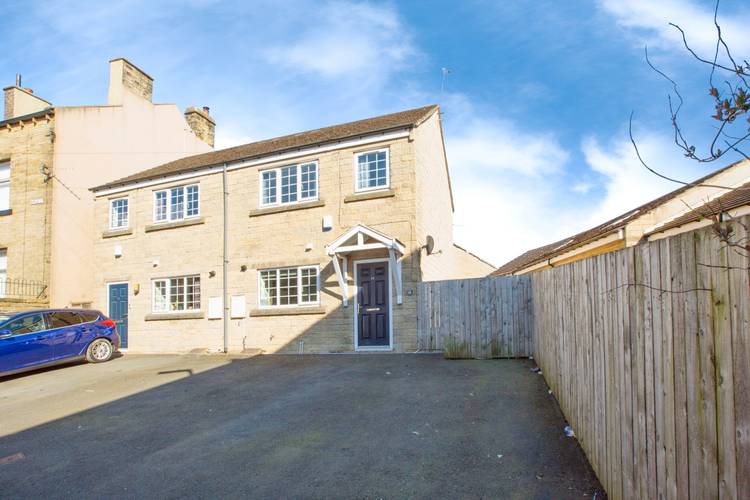 3 bedroom semi-detached house