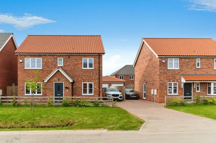 4 bedroom detached house