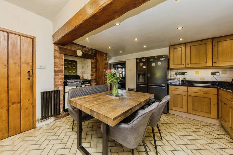 4 bedroom detached house