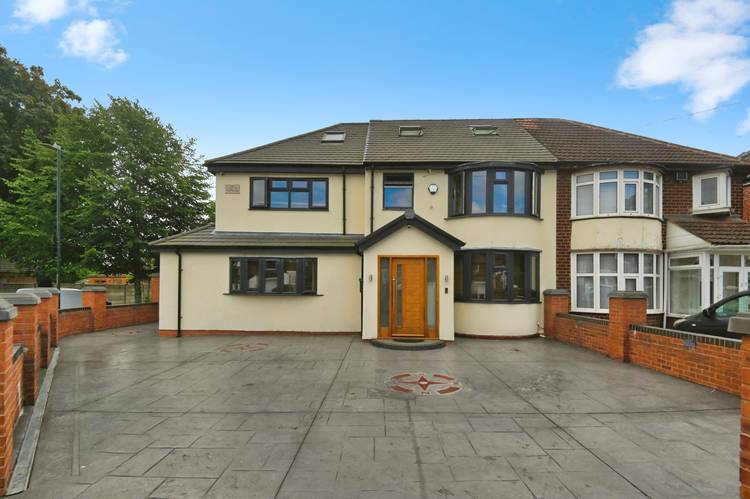 6 bedroom semi-detached house