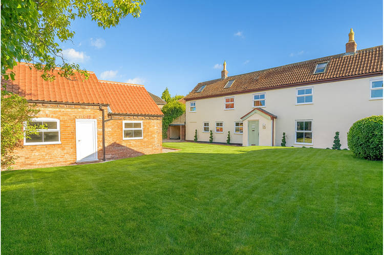 6 bedroom character property