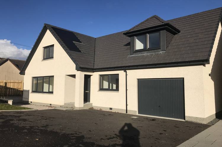 4 bedroom detached house