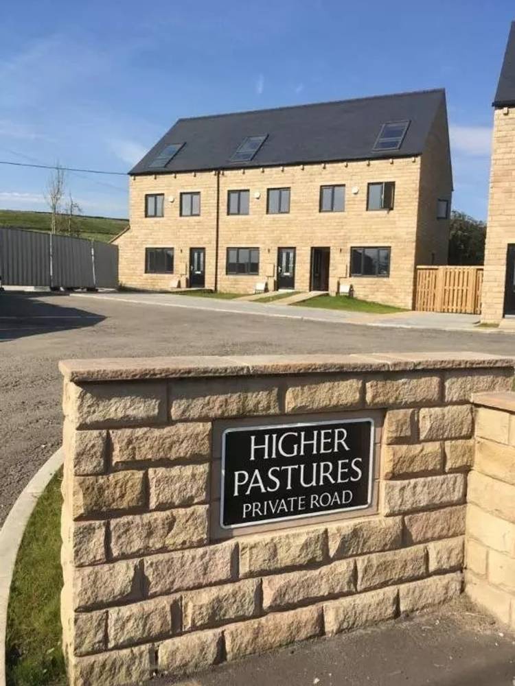 5 bedroom semi-detached house