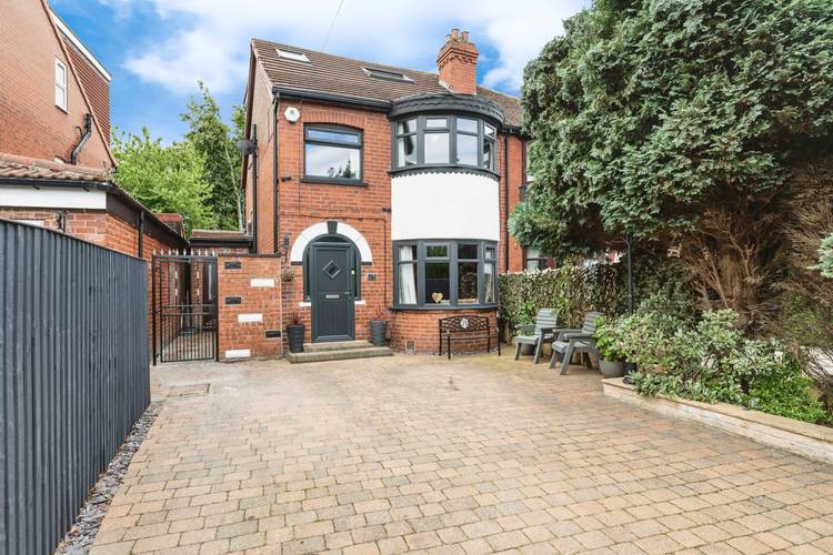 4 bedroom semi-detached house