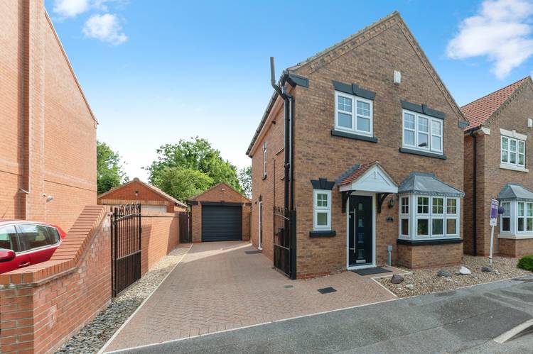 3 bedroom detached house