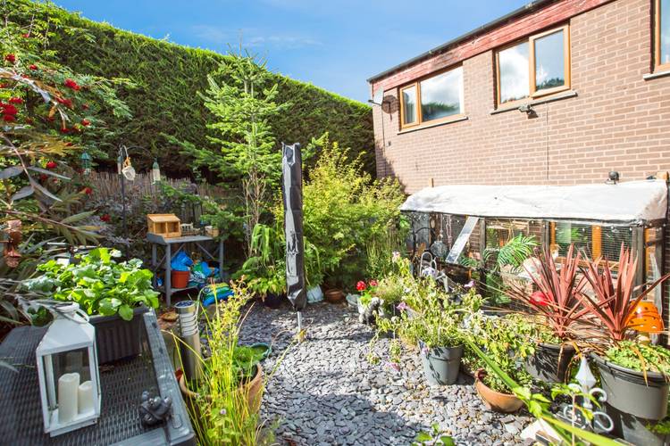 3 bedroom end of terrace house