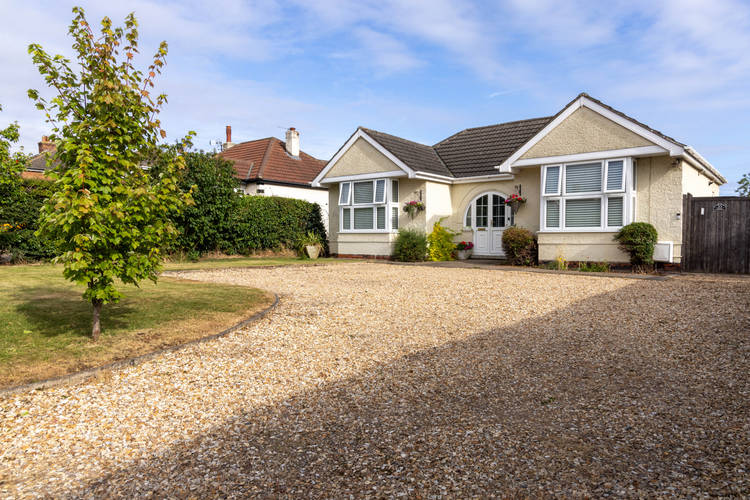 3 bedroom detached bungalow