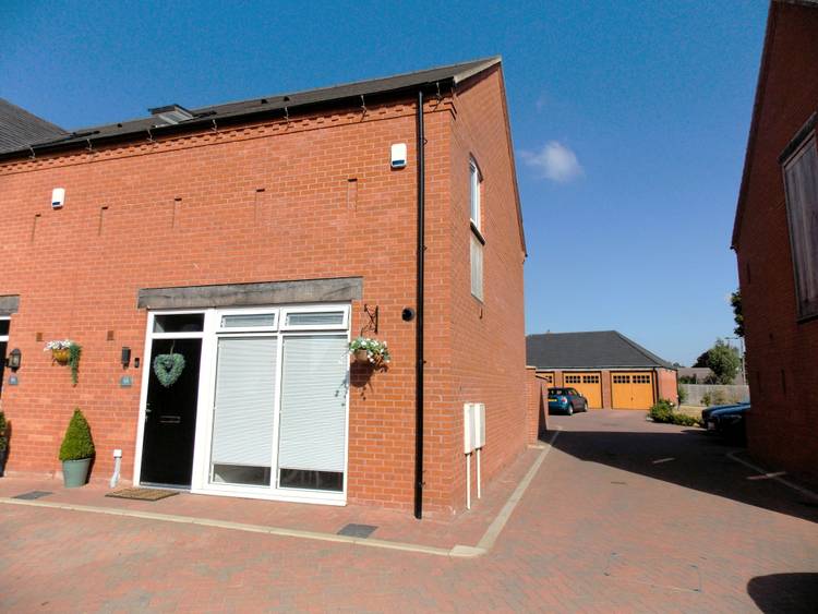 3 bedroom end of terrace house