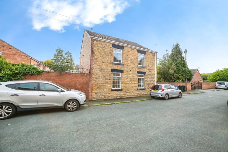 4 bedroom detached house