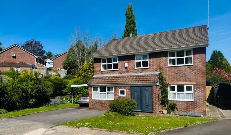 4 bedroom detached house