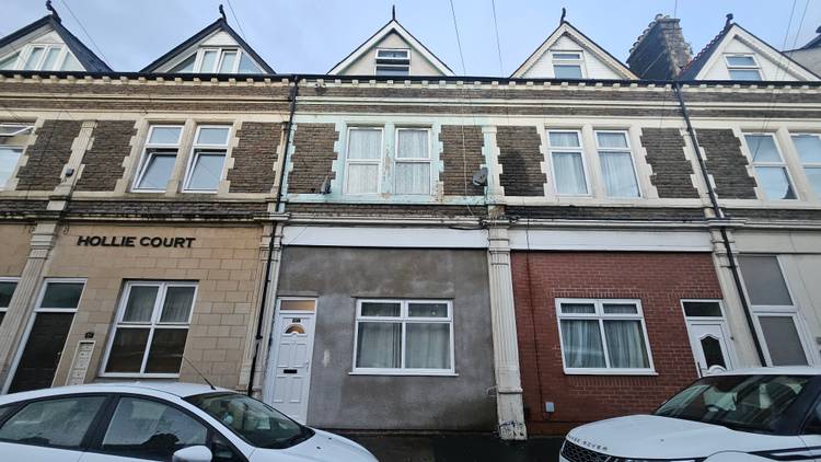 5 bedroom terraced house
