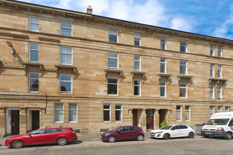 4 bedroom ground floor flat