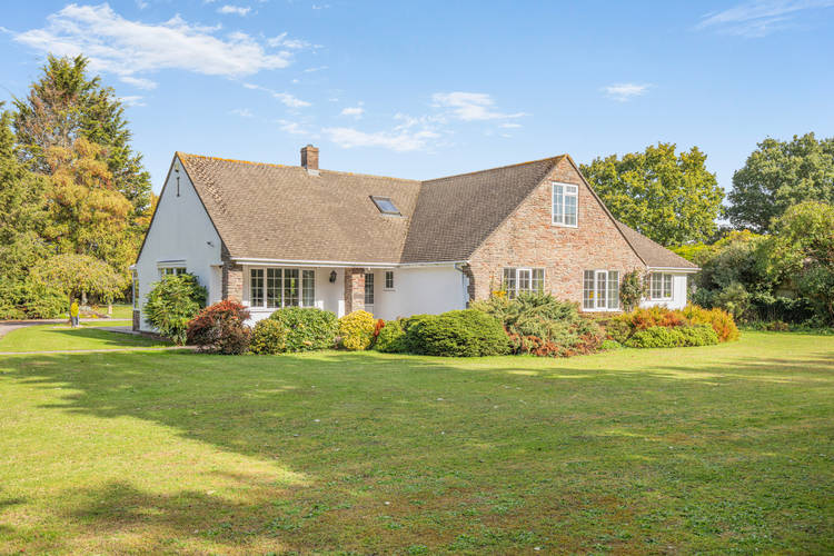 4 bedroom detached house