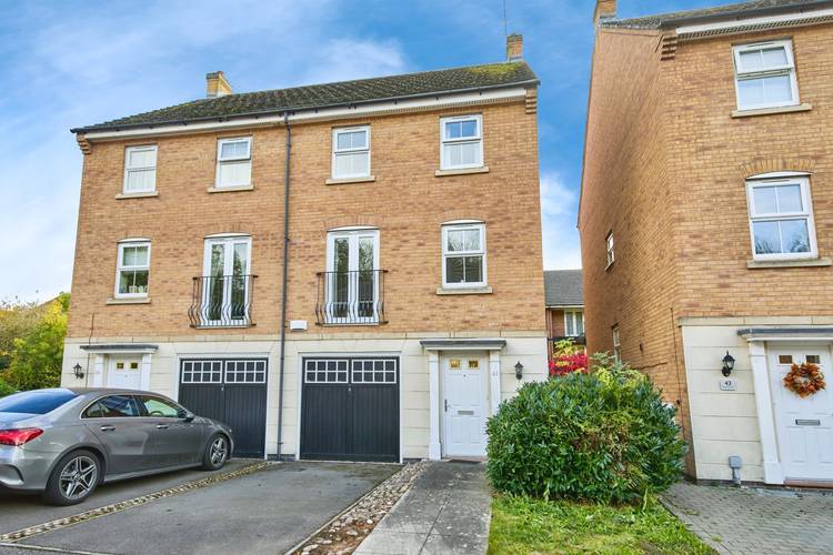 4 bedroom semi-detached house