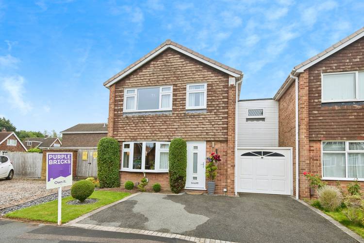 4 bedroom link detached house
