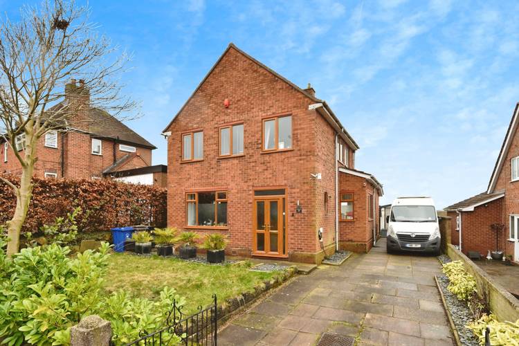3 bedroom detached house