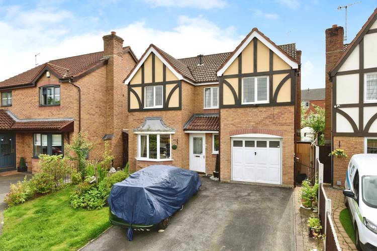 4 bedroom detached house