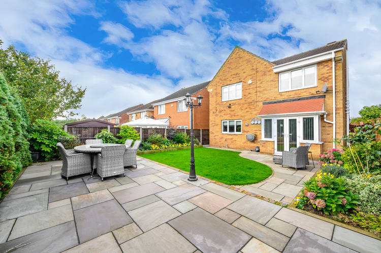 4 bedroom detached house
