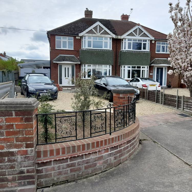 3 bedroom semi-detached house