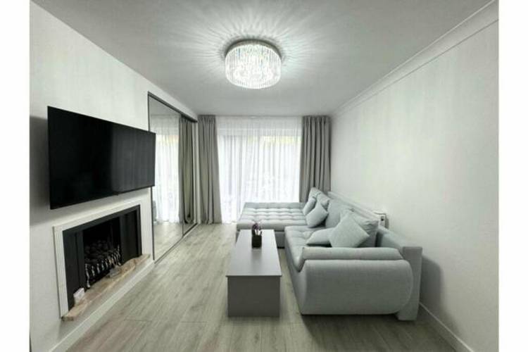 3 bedroom semi-detached house