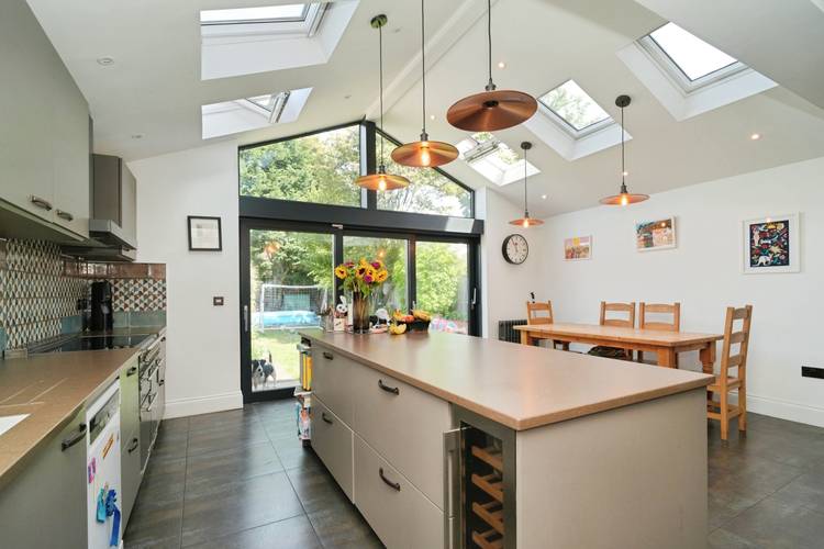 5 bedroom semi-detached house