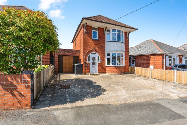 3 bedroom detached house