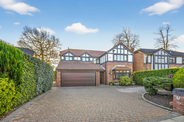 4 bedroom detached house