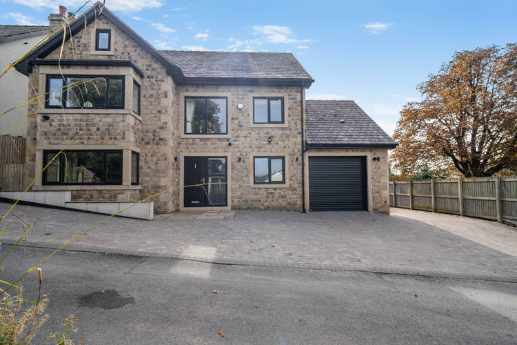 4 bedroom detached house