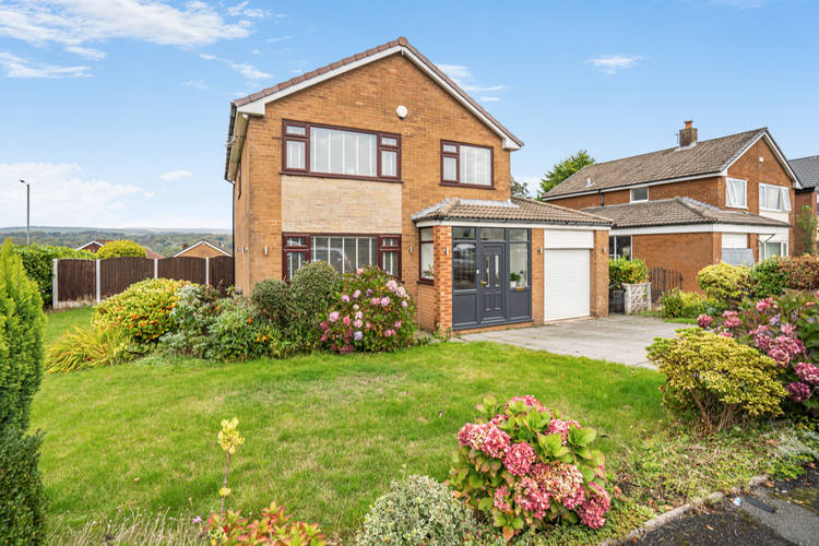 4 bedroom detached house