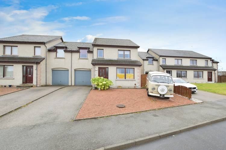 3 bedroom semi-detached house