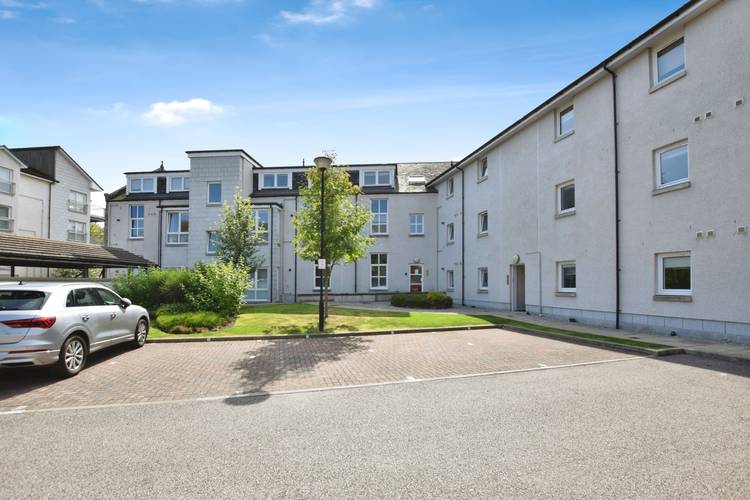 2 bedroom ground floor flat