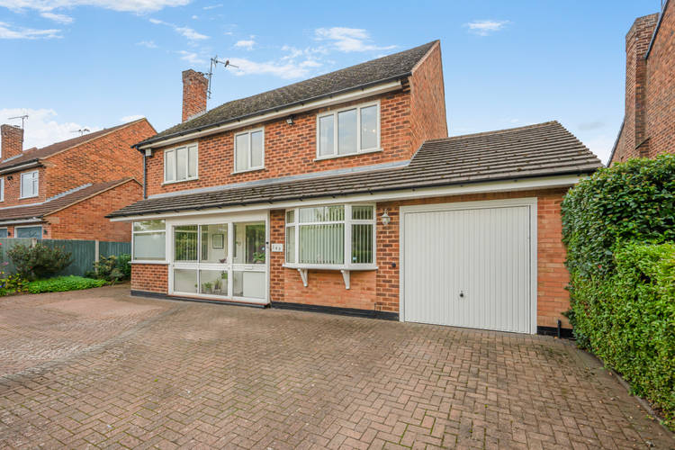 4 bedroom detached house