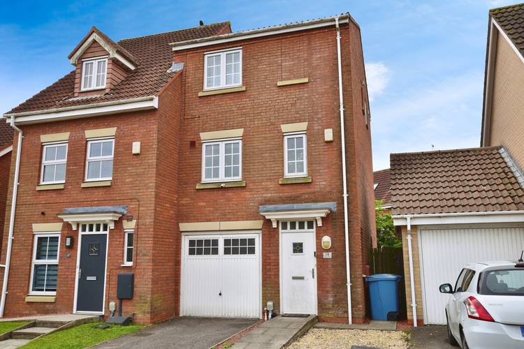 3 bedroom town house