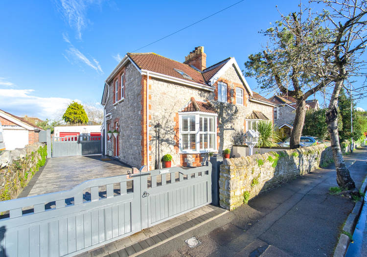 3 bedroom semi-detached house