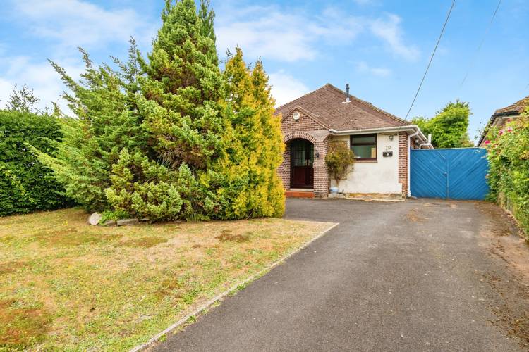 4 bedroom detached bungalow