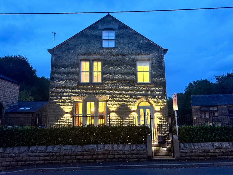 4 bedroom detached house