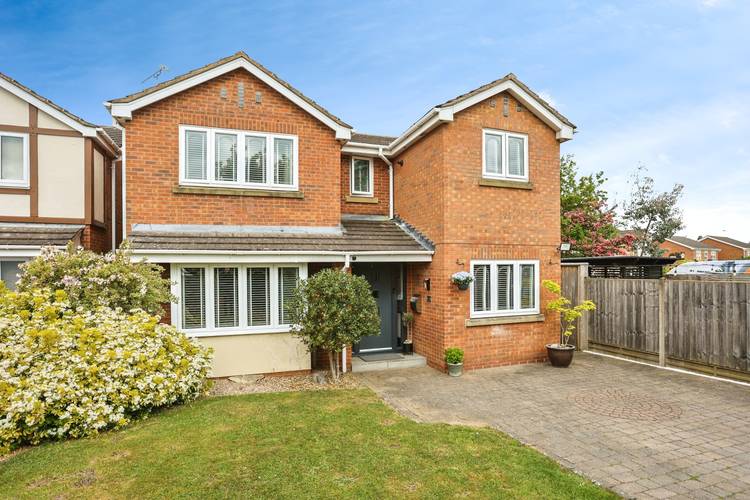 4 bedroom detached house