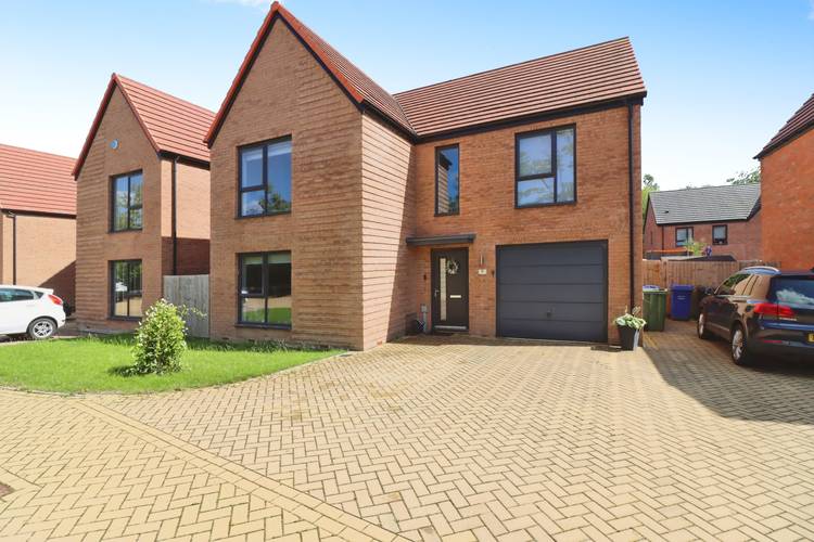 4 bedroom detached house