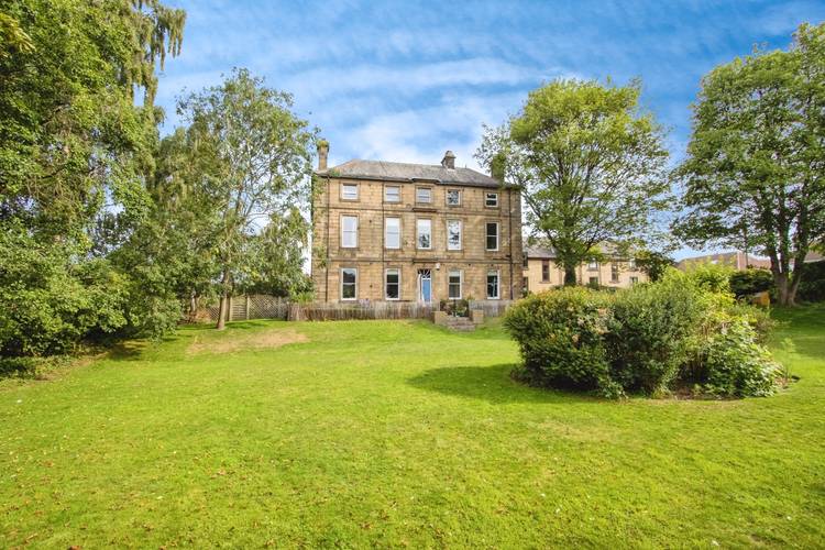 4 bedroom country house