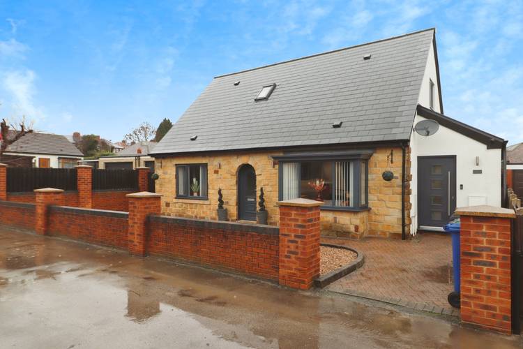 4 bedroom detached bungalow
