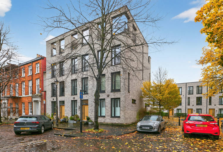 4 bedroom town house