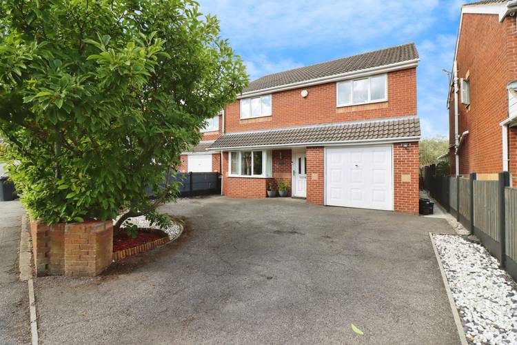 4 bedroom detached house