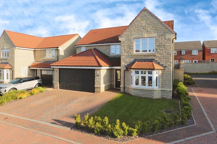 4 bedroom detached house