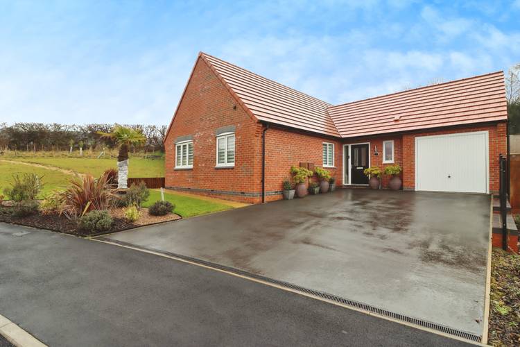 3 bedroom detached bungalow