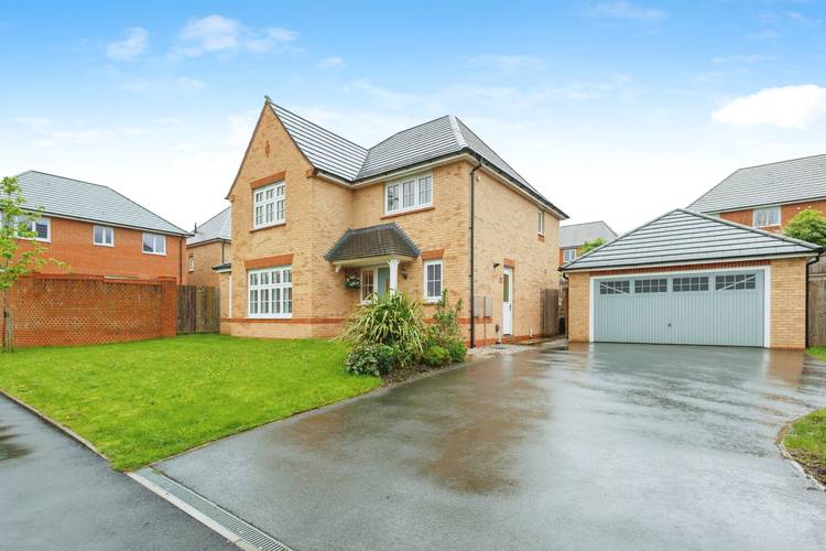 4 bedroom detached house