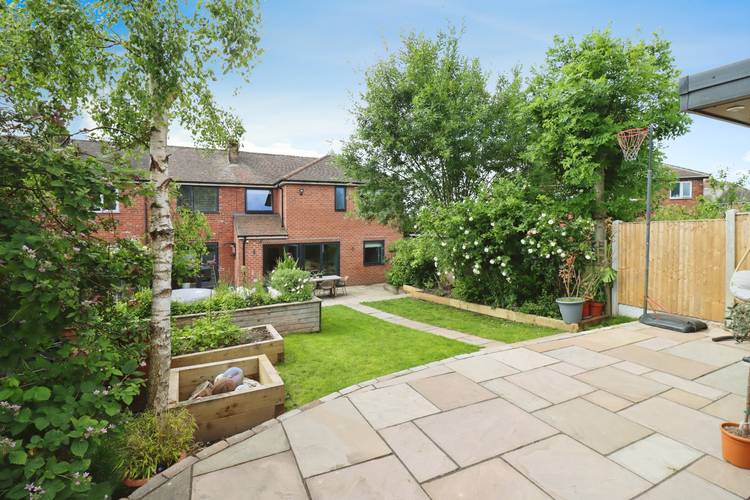 4 bedroom semi-detached house