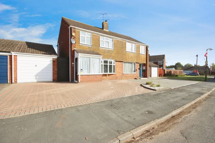 3 bedroom semi-detached house