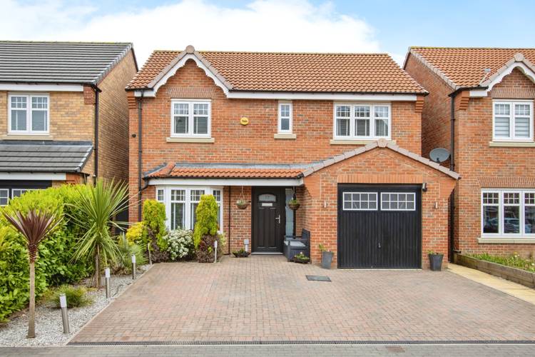 4 bedroom detached house